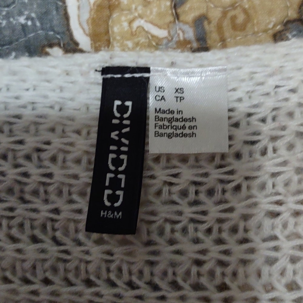 Divided Sweater - Picture 4 of 7